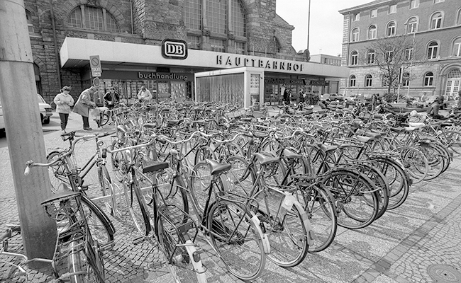 Achim Ferrari - Hauptbahnhof